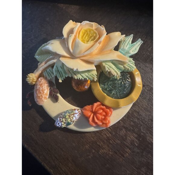 Vintage 1930s/1940s Celluloid Floral Brooch With Deep Carving Red, Yellow Gold G - Picture 4 of 9